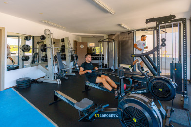 Voll ausgestattetes Fitnessstudio im Korčula Hill